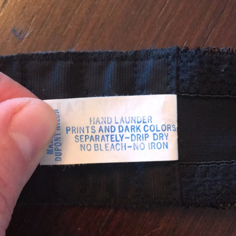 Vintage bra black lace Vanity Fair 36A strapless
